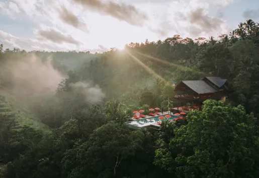 Buahan, Banyan Tree Escape