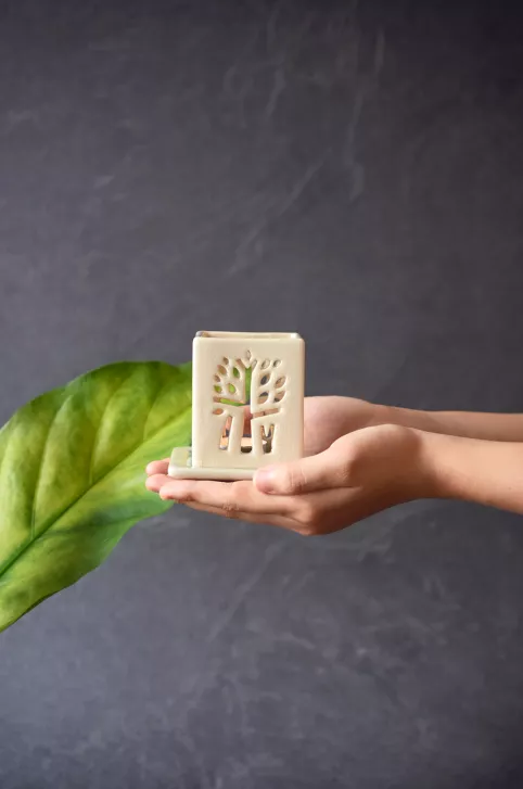 banyantreeessentials_candle holder