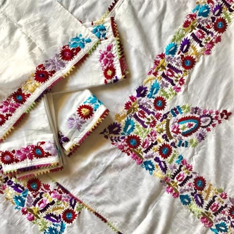 Embroidery tamouda bay