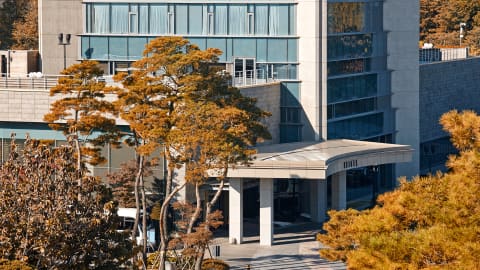 The exterior of Banyan Tree Seoul in the Autumn Season